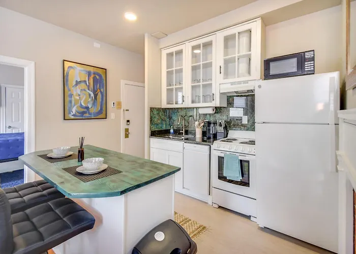 Steps To Elizabeth River & Dtwn! Portsmouth Condo