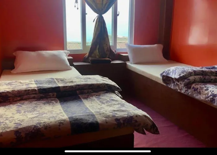 Lama Hotel - Himalayan Burger Experience The Best Stay In Everest With An Unforgettable Mountain Flight
