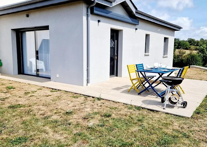 Le Gîte Aubrac Haut de gamme, Jardin, Piscine