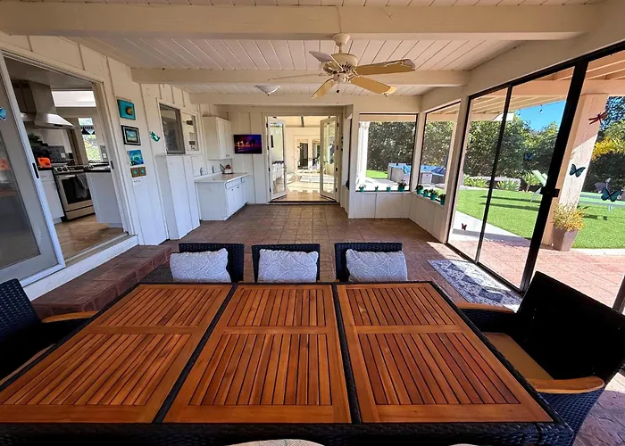 Hilltop Villa, Pool Oasis, Pickleball Court, Avocado Grove, Views