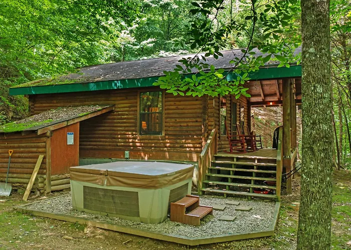 Good Life Cabin 2 - Bryson City Cabin With Hot Tub And Fire Pit