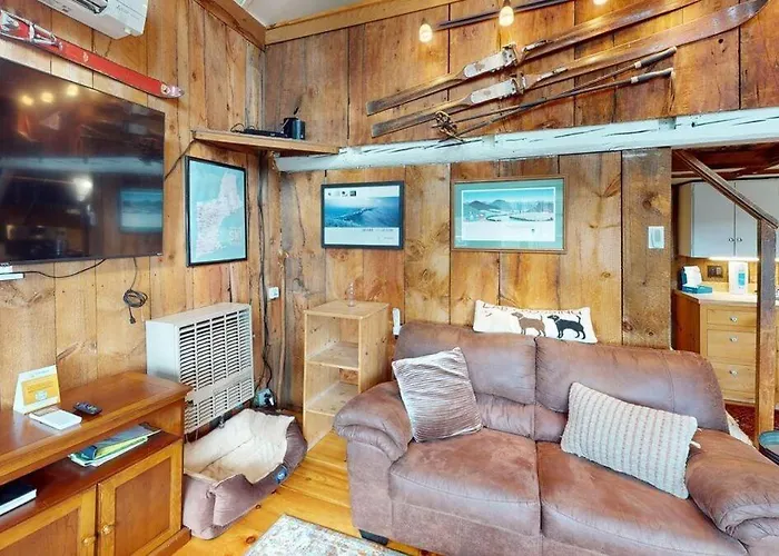 Pond View Cabin