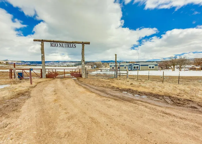 Spacious Tierra Amarilla Ranch House W/ Deck!
