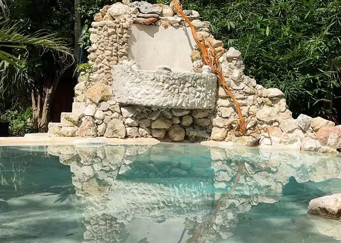 Casa Yaxunah