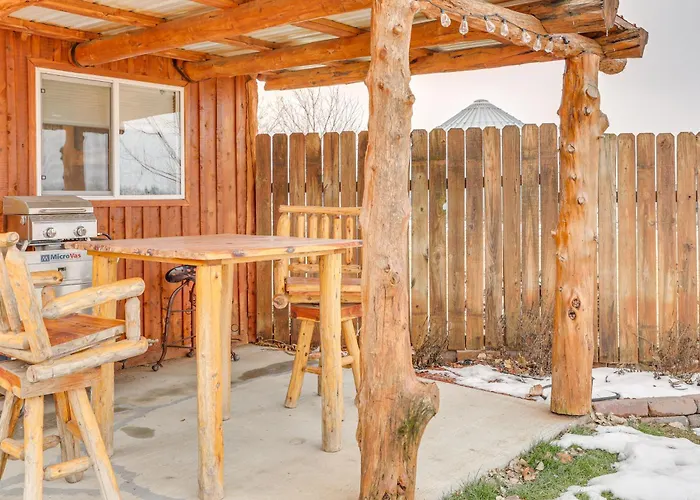 Glenvil Cabin W/ Gas Grill: Steps To Dock & Pond!