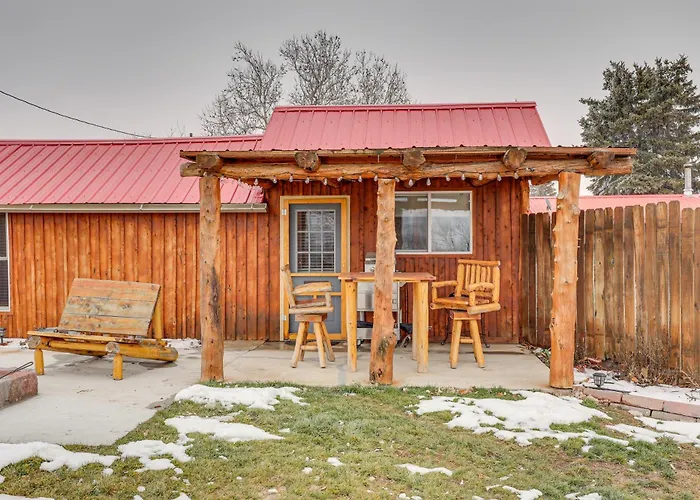 Glenvil Cabin W/ Gas Grill: Steps To Dock & Pond!