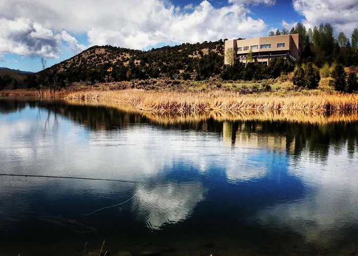 Beautiful Lodge And Private 600 Acre Canyon Paradise