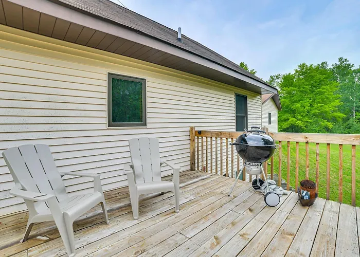 Remote & Peaceful Getaway W/ Games In Eckerman