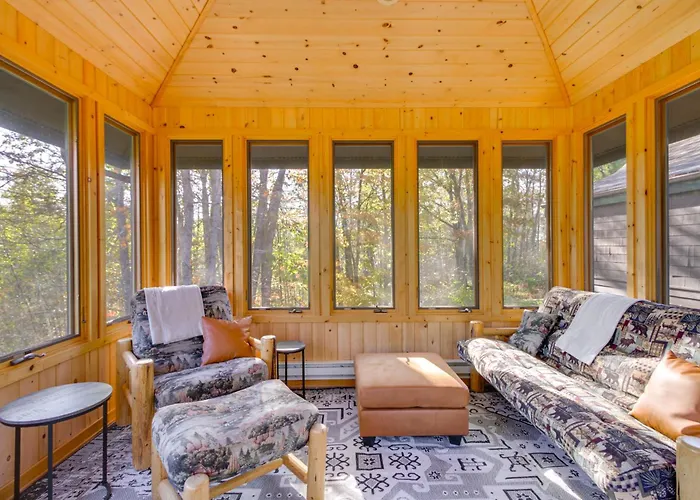 Private Lake & Trail Access: Home In Jacobson!