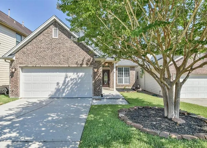 Enchanted April Lake House 3 Bed 2 Bath