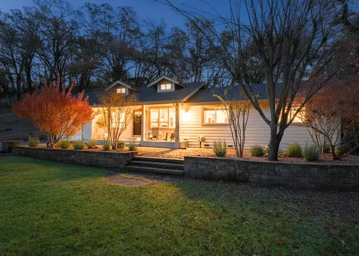 Ravenwood Wine County Retreat With Pool & Hot Tub