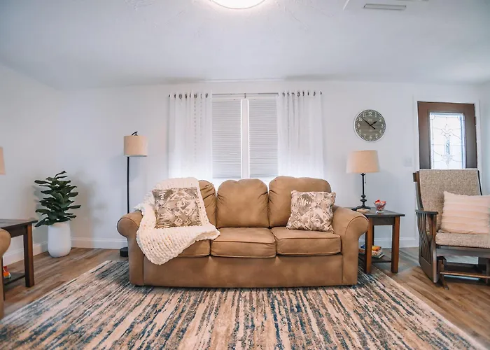 Grandma'S Place - Steps From Downtown Sugarcreek