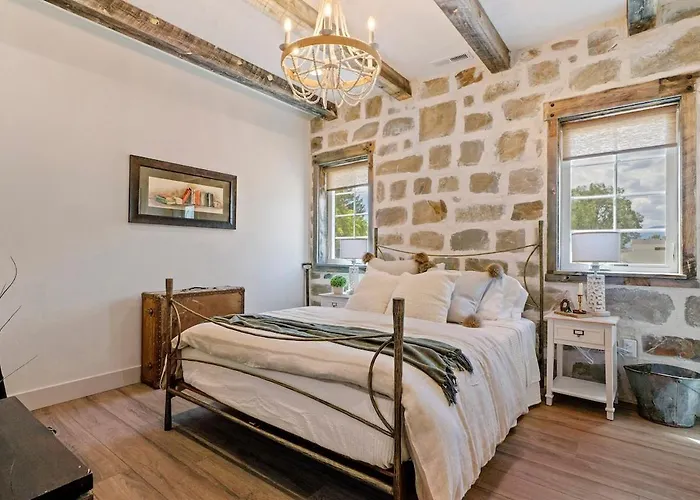Springer Farmhouse - Charming Loft Near Park City & Sundance Ski Resorts