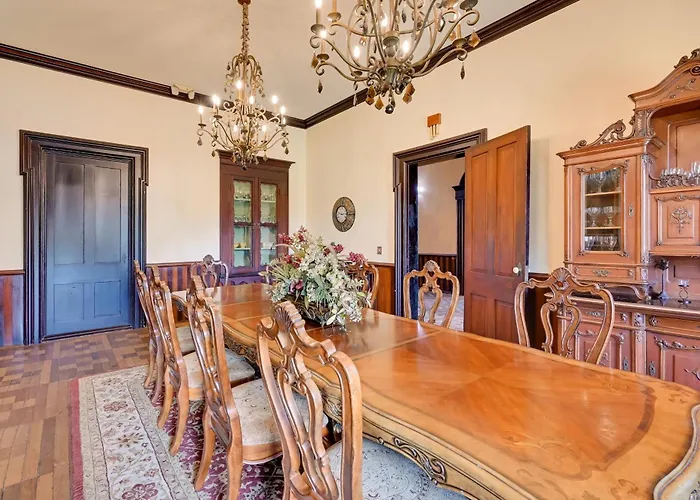 Walk To Golf Course: Spacious Rough River Retreat!