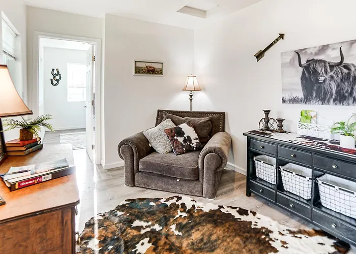 2 Mi To Clear Lake: Pet-Friendly Lakeport Retreat!