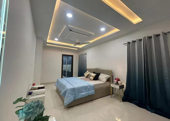 Luxury Airport Villa-Perfect For Family & Business