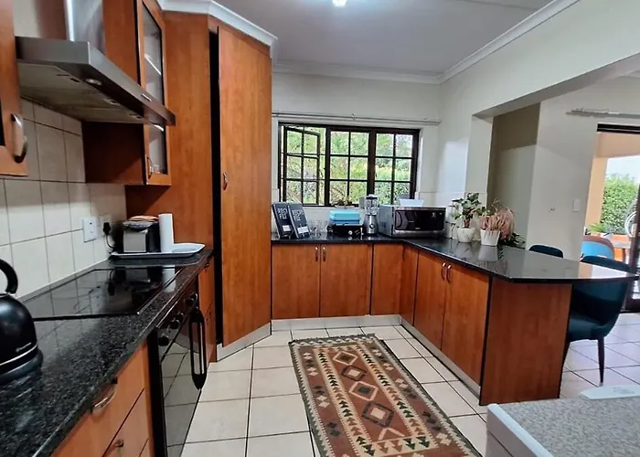 Double Story 2-Bedroom House In Sandton