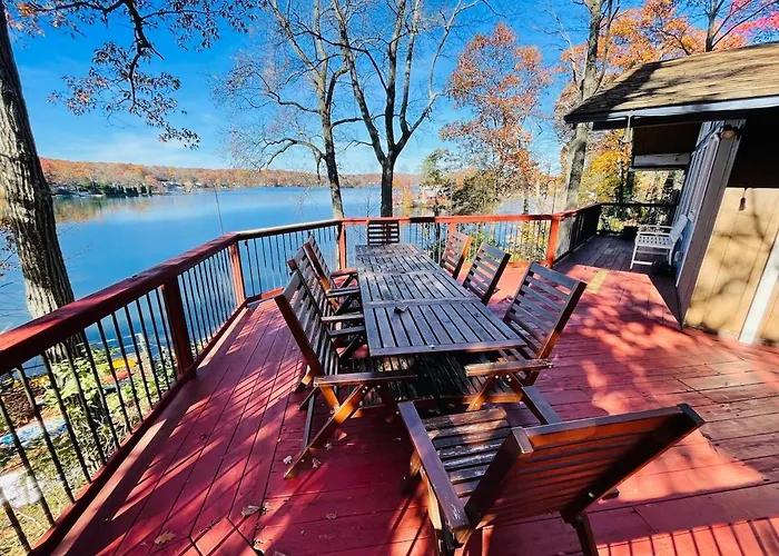 Villa Adriana 4Bdr 2 Bath Lake Front Dream Home
