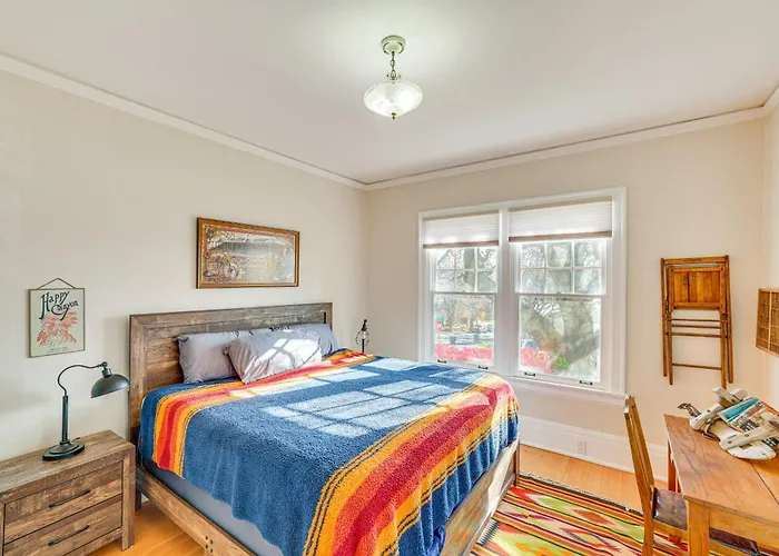 1 Mi To Pendleton Round-Up: Historic 'Elnor' Home