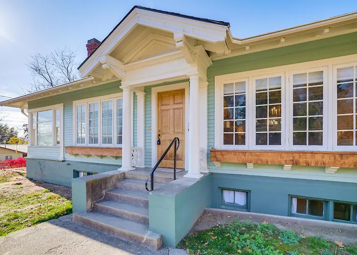 1 Mi To Pendleton Round-Up: Historic 'Elnor' Home