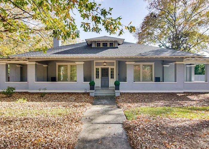 Walk To Coker University & Dtwn! Home W/ Game Room