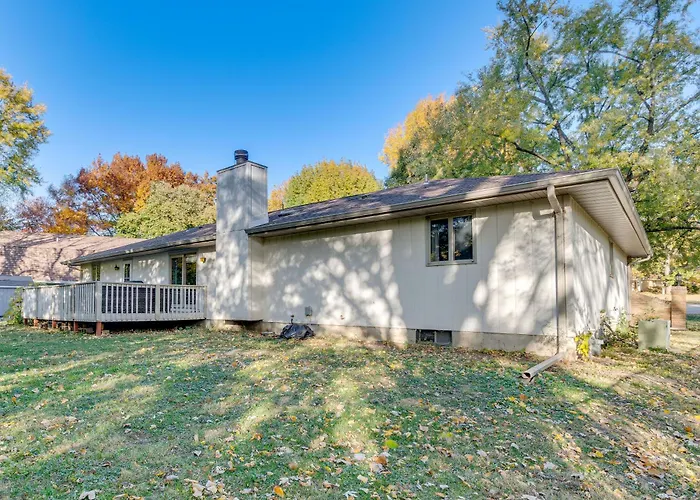 4 Mi To Capitol: Spacious Springfield Home W/ Deck
