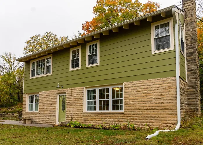 2 Mi To Downtown: 4Br Country Home Near K-State