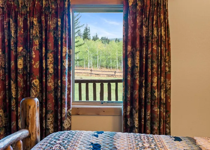 Daniels Summit Lodge