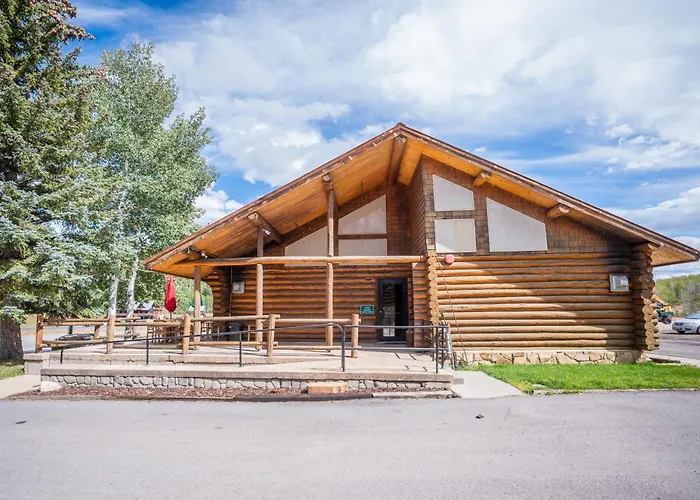 Daniels Summit Lodge