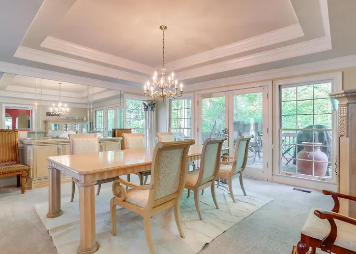 3 Mi To Roswell Riverwalk: Spacious Getaway!