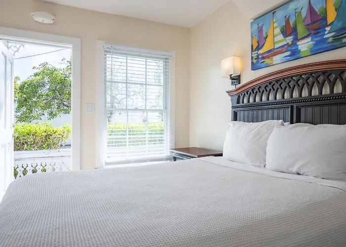 Sea Breeze -Great Location!