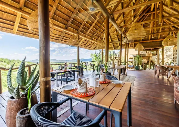 Buffalo Ridge Safari Lodge