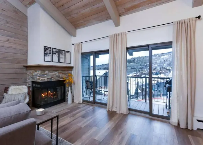 Updated 3 Bedroom 2 Ba With Pool & Hot Tub - Stunning Mountain Views!