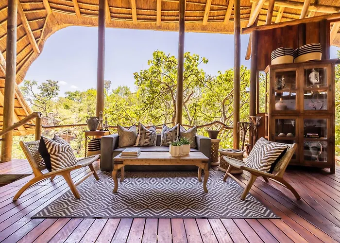 Buffalo Ridge Safari Lodge