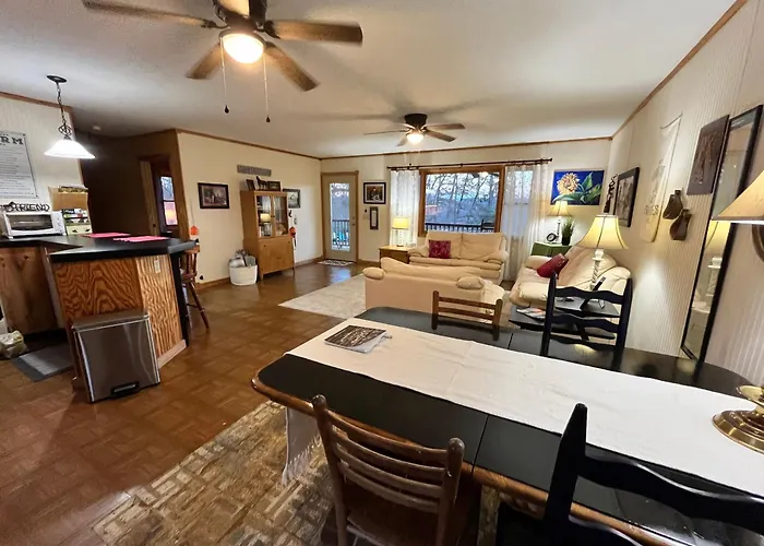 5 Mi To Downtown Morganton: Cabin On Horse Farm