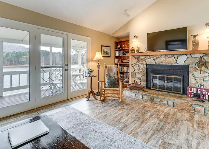 Fire Pit & Boat Dock: Lake Chatuge Townhome!