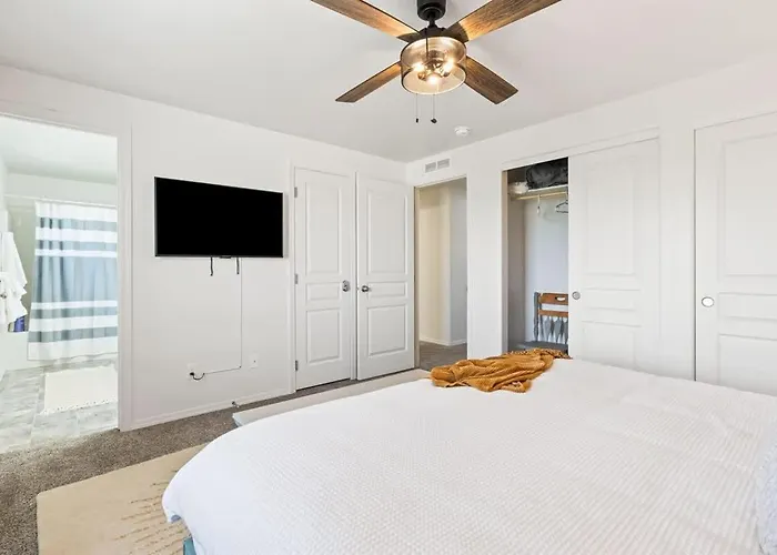 Caldwell Ruby Tuesday! 60'S Inspired Comfort 3B2B