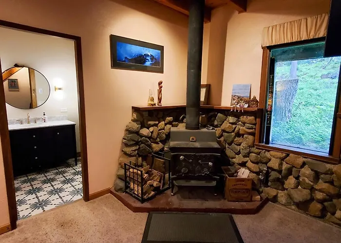 Juneau Cabin Near Eaglecrest & Trails
