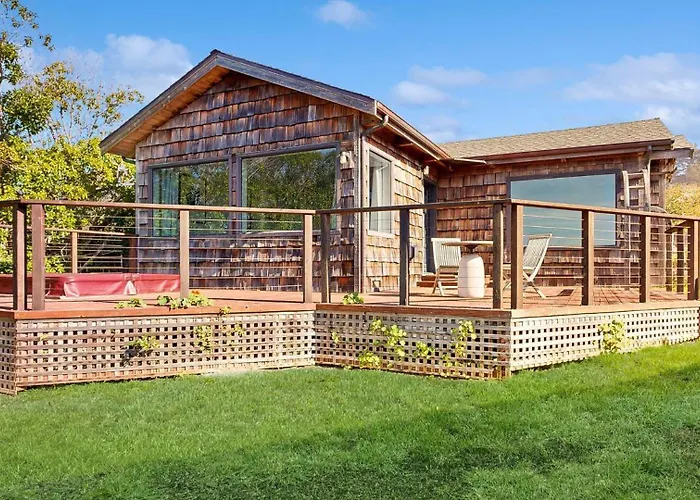 Perched On The Bluff - Casita