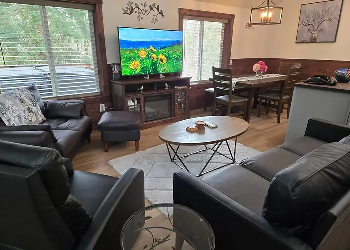 Dovetail Den - Tranquil With Hot Tub And Air Conditioning
