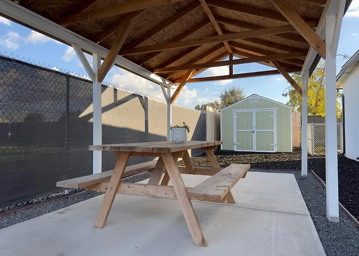 Sequoia Basecamp With Fenced Yard