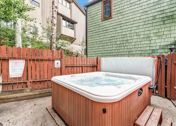 Ski Ranch Loft, Short Easy Walk To Slopes, 2 King Bedrooms And Loft