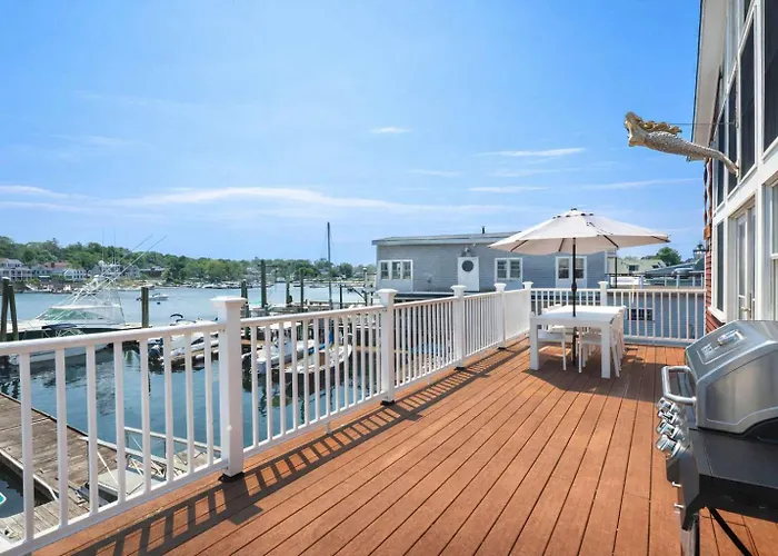 Stay At Smith Cove