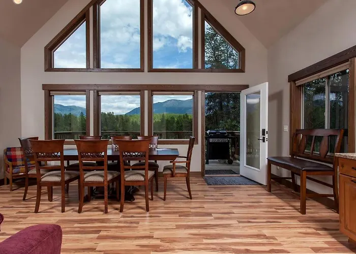 Family-Friendly Cabin Rental With Mountain Vistas Near West Glacier, Montana