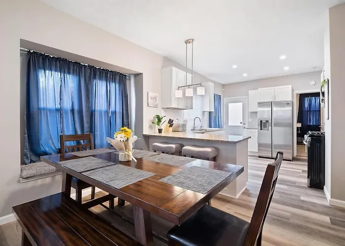 Large Remodeled 4 Bedroom Only 7 Minutes To Downtown