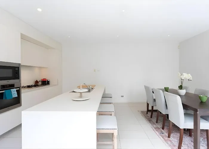 Premier 4Br Seaside Escape & Luxury Steps From Coogee Beach