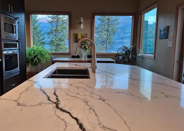 Five Star-Amazing Views And Hot Tub