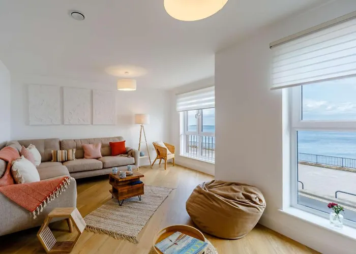 4 Bed In Whitley Bay Oc-87186