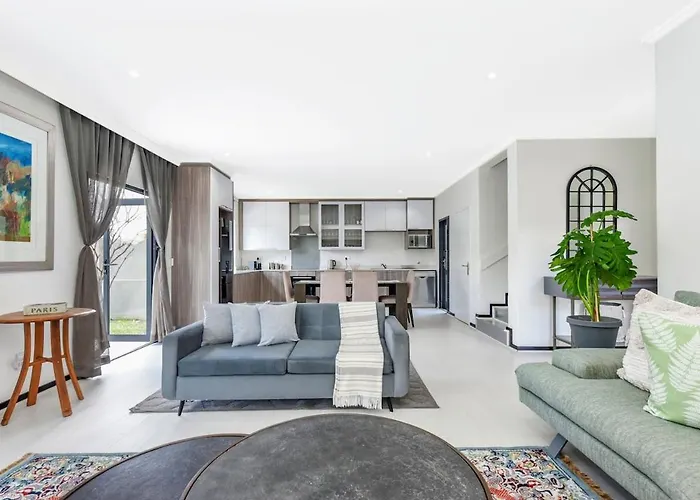 Urban Oasis - 3 Bedroom Home
