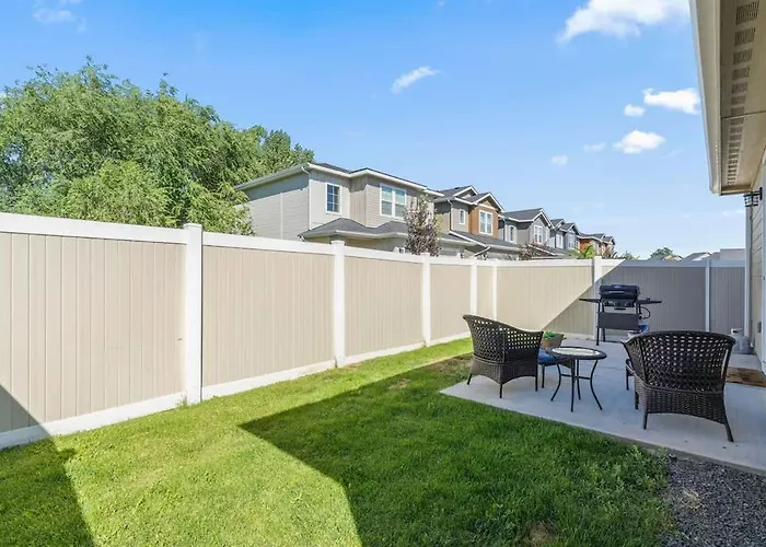 The Bella! West Nampa Private 3 Bedroom Home